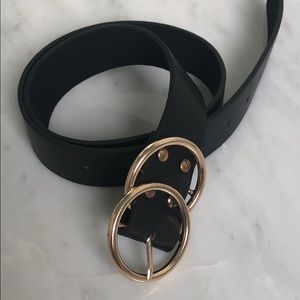 Urban outfitters black belt *good conditions*